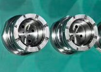 Inserti di stampi multi-cavità.