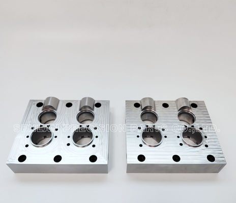 Servizio di stampaggio per iniezione di plastica personalizzata.