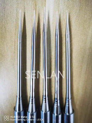 Perni dello stampaggio ad iniezione di Pin For Pipette Tips Molds del centro di precisione con buone finitura e concentricità superfice