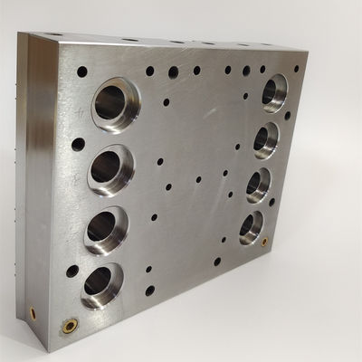 Il trattamento medico delle cavità di alta efficienza 4 muore il centro della muffa d'acciaio per il laboratorio Petri Dish Plastic Mold Parts